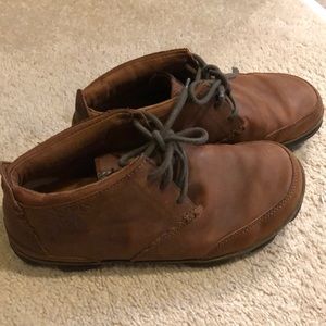 Olukai Chukka Boots, Men’s Size 8